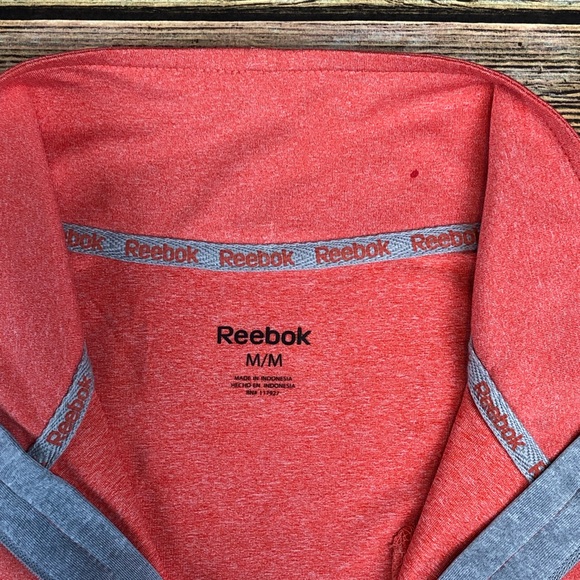Reebok 1/4 Zip Pullover Performance Top - Picture 3 of 7